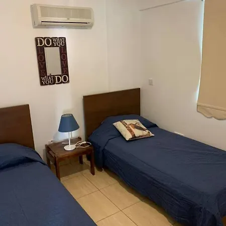 Carisa Downtown With Rooftop Pool لارنكا