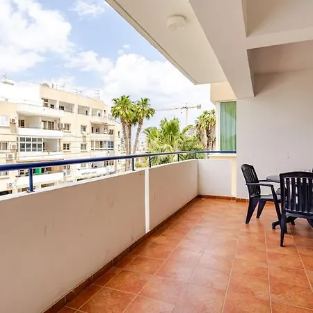 Carisa Downtown With Rooftop Pool شقة لارنكا