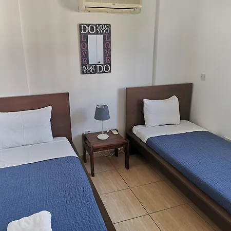 Carisa Downtown With Rooftop Pool لارنكا