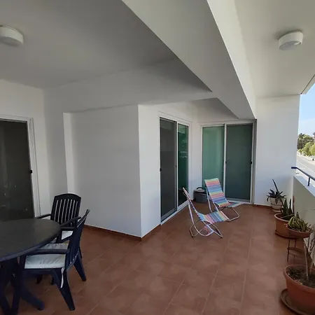 Carisa Downtown With Rooftop Pool Apartament Larnaca