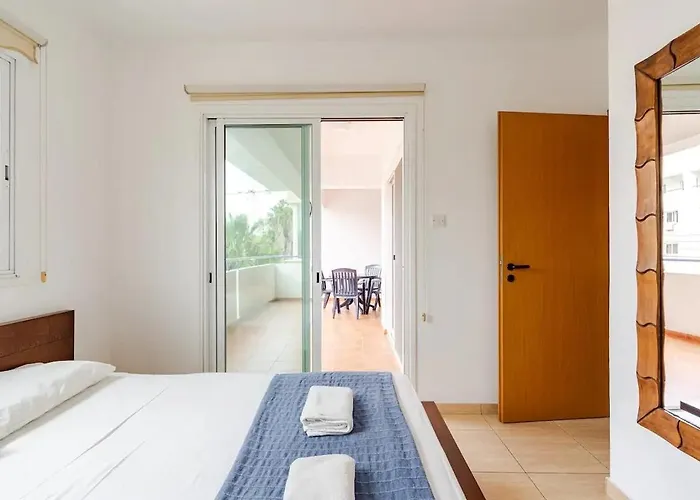 Carisa Downtown With Rooftop Pool