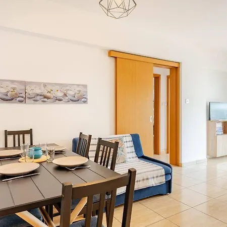 Carisa Downtown With Rooftop Pool Apartment *