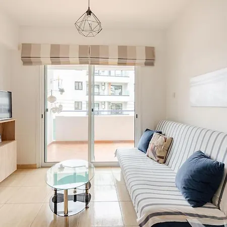 Carisa Downtown With Rooftop Pool Apartment *