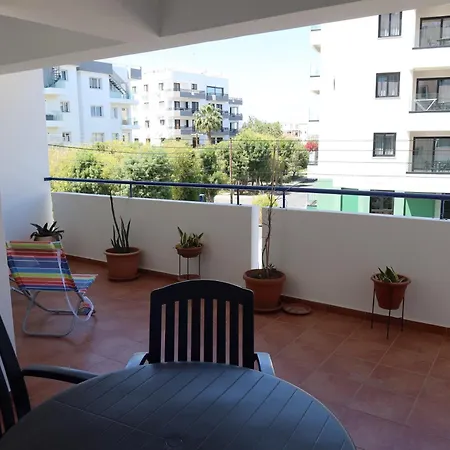 Carisa Downtown With Rooftop Pool Daire *