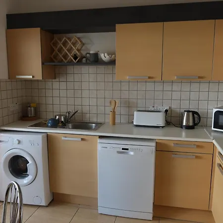 Carisa Downtown With Rooftop Pool דירה