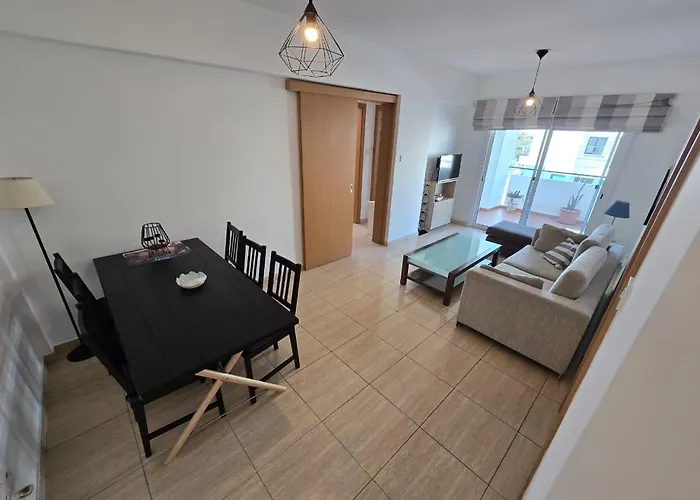 Carisa Downtown With Rooftop Pool *