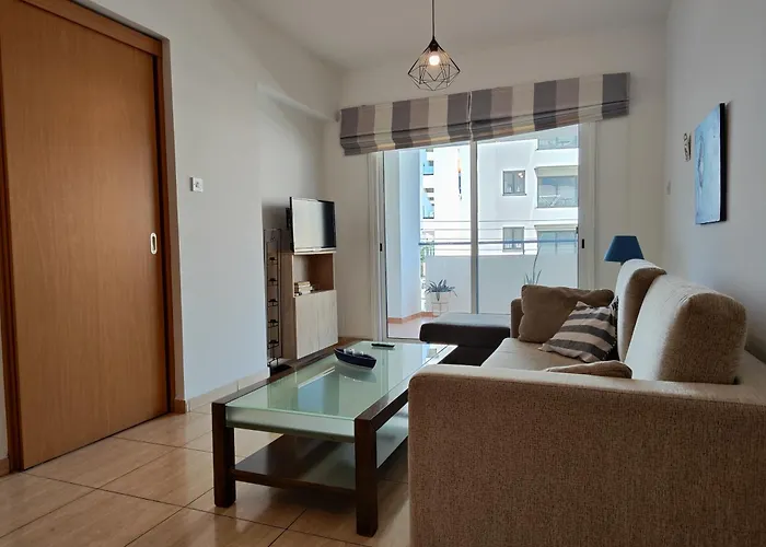 Carisa Downtown With Rooftop Pool דירה *