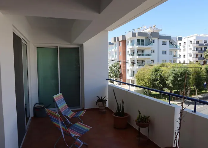 Carisa Downtown With Rooftop Pool דירה